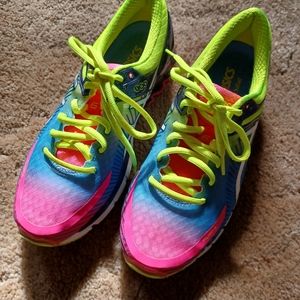 ASICS Outlast vibrant athletic shoes 7.5